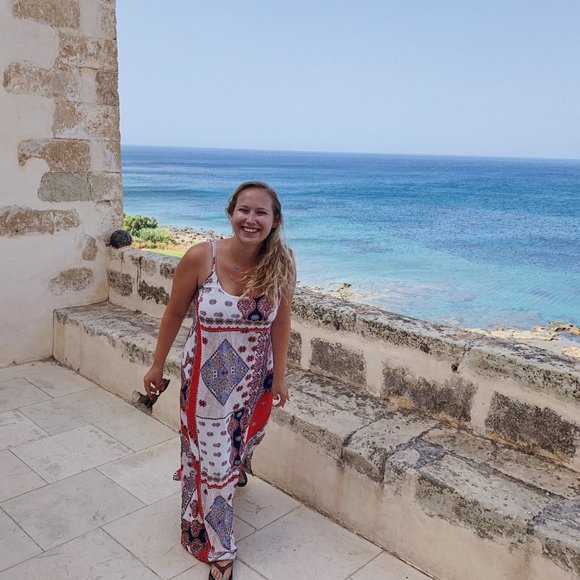 Meet your Posher, Rachel - Picture 2 of 2